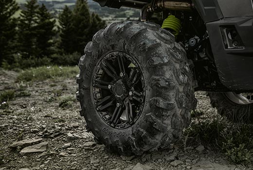 27 tums Maxxis däck och aluminiumfälgar